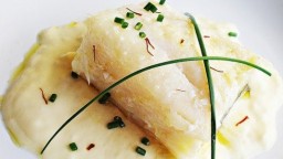 Recepta de cuina de Bacallà confitat amb salsa de safrà